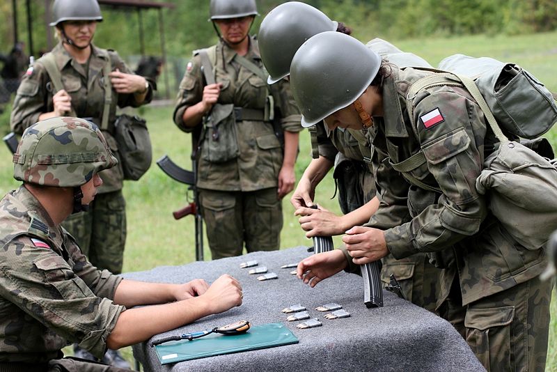 Żołnierze NSR podczas jednego ze szkoleń / Źródło: Wikimedia