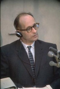 Adolf Eichmann podczas procesu/ Źródło: http://commons.wikimedia.org/wiki/File:Adolf_Eichmann_at_Trial1961.jpg