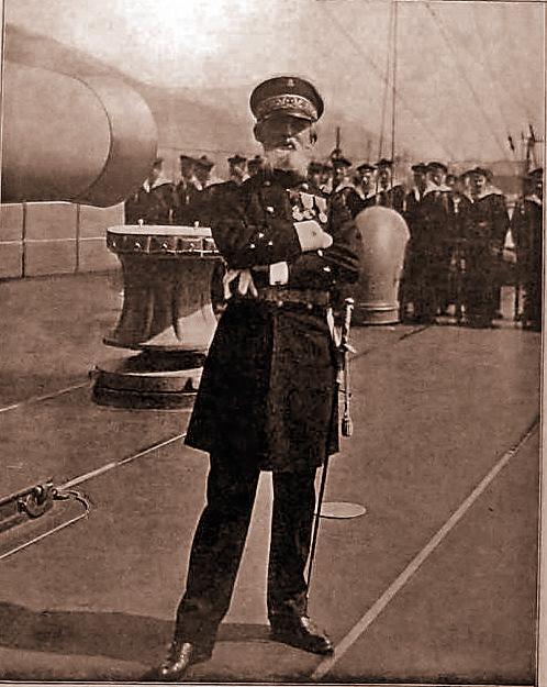 "Połykacz ognia (fire eater)" - kontradm. Émile Paul Amable Guépratte, na pokładzie swej jednostki flagowej - pancerniku Suffren. Dardanele 1915. Źródło: East News.