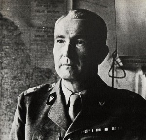 Generał Antoni Chruściel podczas służby w PSZ na Zachodzie/ Źródło: http://commons.wikimedia.org/wiki/File:Chrusciel_antoni.jpg