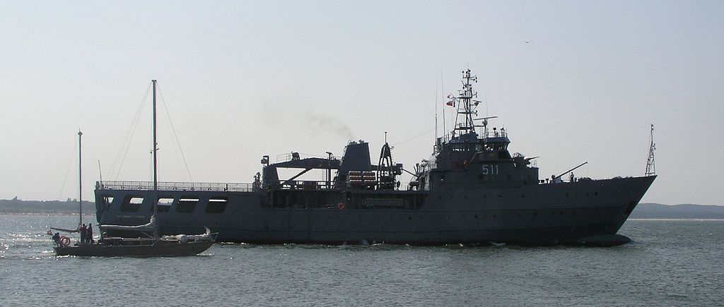 Przez siedem lat, od 2001 do 2008 roku, ORP Kontradmirał Xawery Czernicki był jedynym okrętem wsparcia logistycznego Marynarki Wojennej RP. Źródło: wikimedia.org