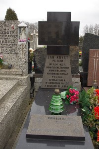Grób Jana Krysta na Cmentarzu Wolskim w Warszawie/ fot. Mateusz Opasiński, opublikowano na licencji CC BY-SA 3.0