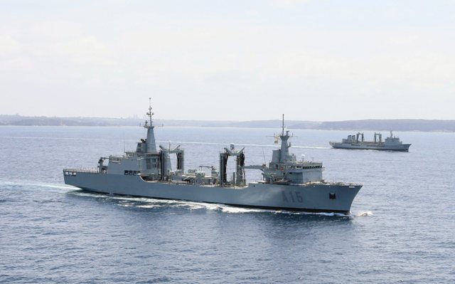 Hiszpański zaopatrzeniowiec SPS Cantabria - jeden z głównych elementów zainteresowań, wykazywanych przez rząd australijski, który ostatnio ogłosił finałowa rozgrywkę w przetargu na zakup dwóch okrętów zaopatrzeniowych dla swej floty (Royal Australian Navy), który rozstrzygnie się pomiędzy firmami z Hiszpanii oraz Republiki Korei. Źródło: navaltoday.com