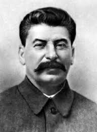 Rysunek nr. 5. Józef Stalin, a właściwie Iosif Wissarionowicz Dżugaszwili - radziecki polityk pochodzenia gruzińskiego, dożywotni dyktator ZSRR. / Źródło: wikipedia.pl