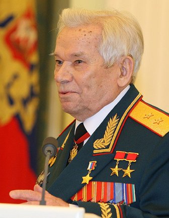 gen. Michaił Kałasznikow na Kremlu 10 listopada 2009 / Źródło: Wikimedia Commons