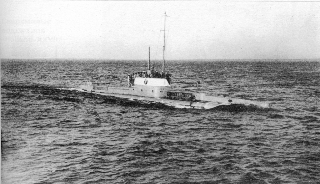 rosyjski okręt podwodny Alligator na pełnym morzu. Źródło: wikimedia.org