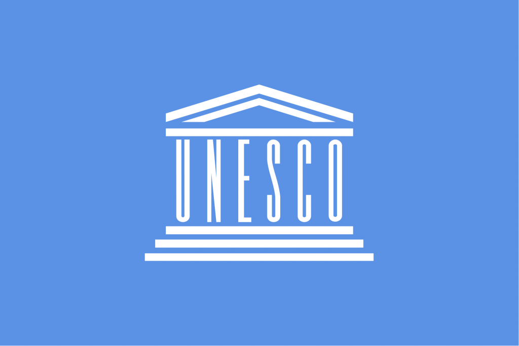 Flaga, a zarazem symbol UNESCO. / wikimedia.pl