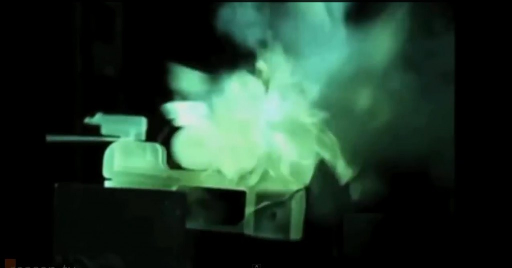 Wybuch lufy wydrukowanego z plastiku w technologii 3D Liberatora o kalibrze .38 podczas testów. | Źródło: youtube.com