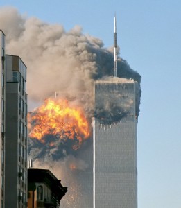 Najbardziej rozpoznawalny "symbol" terroryzmu- zamach z 11 września 2001 r. w USA/ Źródło: Wikimedia Commons