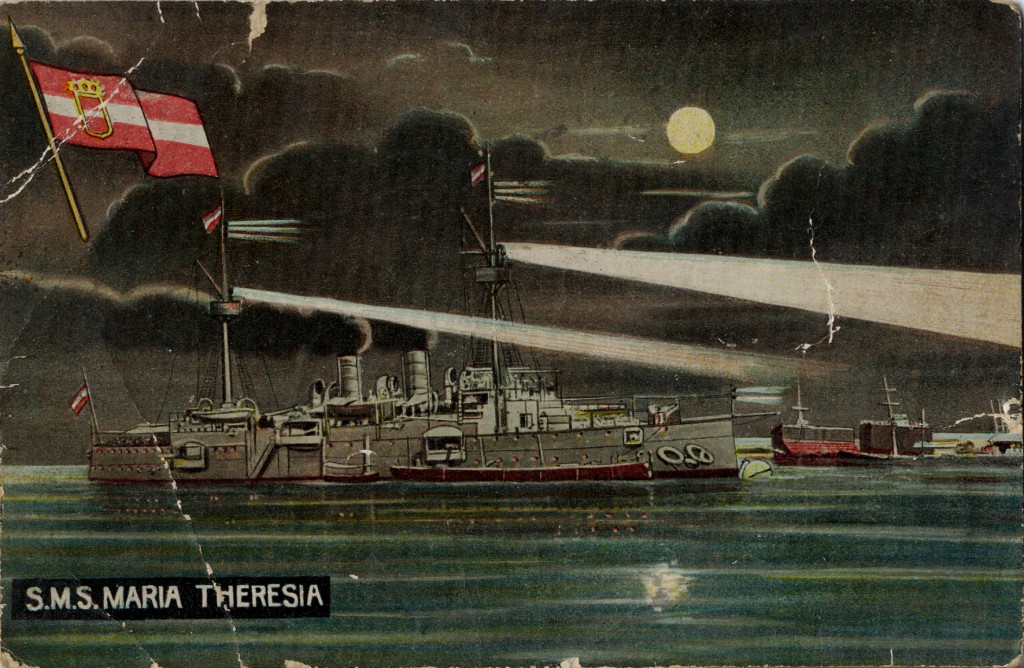 SMS Kaiserin und Königin Maria Theresia. Pierwszy krążownik pancerny we flocie Asutro-Węgier stanowiący konstrukcyjne rozwinięcie okrętów typu Kaiserin Elisabeth. Plany opracowano na podstawie konkursu w którym uczestniczyło 5 brytyjskich stoczni. Zbudowany przez stocznię "Stabilimento Tecnico Triestino." Początkowo uzbrojony w 2 działa 240 mm. Reprezentował Austro-Węgry na uroczystościach otwarcia Kanału Cesarza Wilhelma (Kanału Kilońskiego) oraz brał udział w międzynarodowej eskadrze prowadzącej demonstrację na wodach koło Krety (1896-1897.). Podczas wojny amerykańsko-hiszpańskiej (1898) stacjonował w Indiach Zachodnich. W 1900 r. został detaszowany na Daleki Wschód i jego załoga wzięła udział w tłumieniu powstania tzw. bokserów i obronie dzielnicy dyplomatycznej w Pekinie. Krążownik powrócił do Poli 12 grudnia 1902 r. W latach 1909-1910 gruntownie zmodernizowany i przezbrojony (działa Kruppa zastąpiono armatami rodzimego koncernu Škoda), co wiązało się ze zmianą sylwetki, służył dalej jako jednostka szkolna. Po wybuchu wojny stacjonował w Sebenico jako okręt obrony wybrzeża. 31 stycznia 1917 r. odholowany do Pol, rozbrojony tego samego dnia i przekształcony na hulk dla załóg niemieckich okrętów podwodnych. Artylerię krążownika przeniesiono na front włoski.  Wyporność: standardowa - 5247 t; pełna - 6122 t. Prędkość: 19,3 w.  Zasięg: 3540 Mm/10 w.  Opancerzenie: pb - 100 mm, pp - 38-57 mm, pag i pwd - 100 mm.  Uzbrojenie: 2x190 mm/L42, 8x150 mm/L35, 12x47 mm/L44 Škoda, 2x47 mm/L33 Hotchkiss, 4x37 mm Vickers, 4 wt 450 mm, 2x66 mm/L18 (desantowe.). Załoga: 32 oficerów i 443 marynarzy.  Źródło: wikimedia.org  