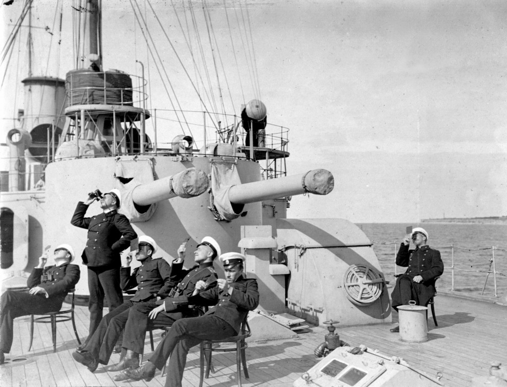 Rufowa wieża artylerii 152 mm krążownika pancernopokładowego Oleg (formalnie klasyfikowany jako lekki), 1914 r.  Źródło: wikimedia.org