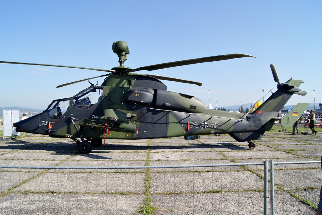 Eurocopter Tiger - zwraca uwagę brak działka, w miejsce którego zamontowano dodatkową głowicę do obserwacji w podczerwieni