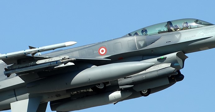 F-16D Fighting Falcon należący do tureckich sił powietrznych. (Wikimedia Commons)
