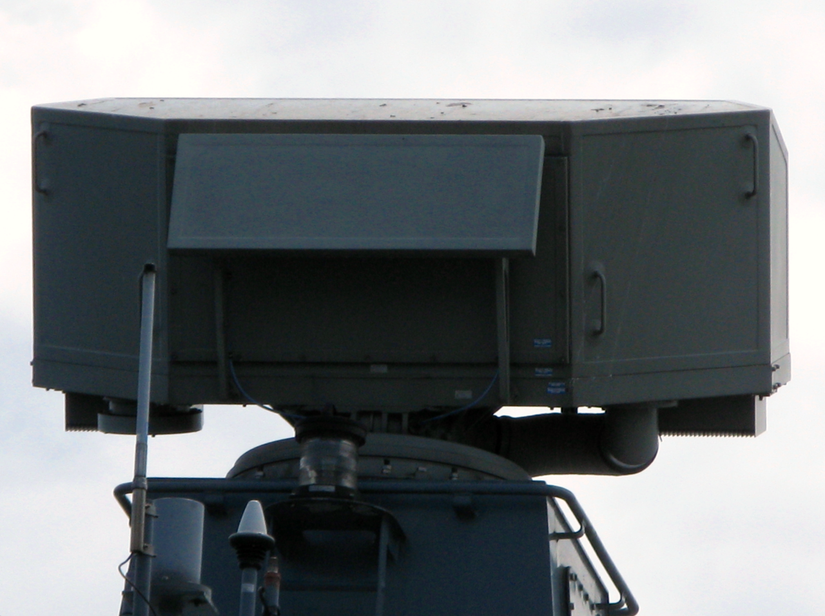 Radar Sea GIRAFFE AMB 3-D na okręcie rakietowym projektu 660, typu Orkan. / Wikimedia Commons.