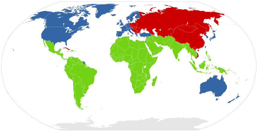 Świat podczas zimnej wojny: niebieskim kolorem oznaczony został Pierwszy Świat, czerwonym Drugi Świat, a zielonym Trzeci Świat. Źródło: wikipedia.