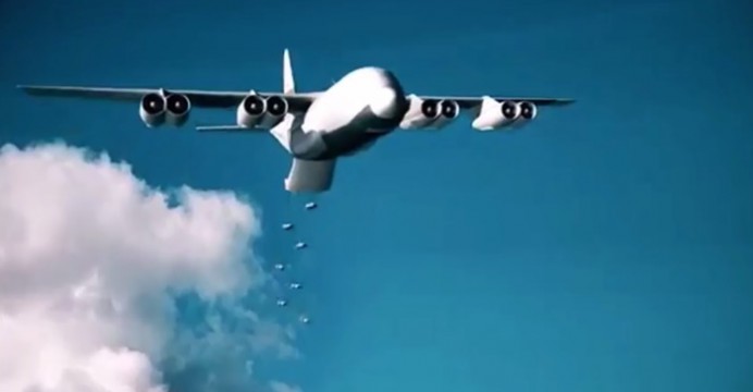 "Samolot arsenał" - koncept nowej maszyny zaprezentowany na sympozjum Air Warfare na Florydzie (USA). Źródło: Kadr z filmu.