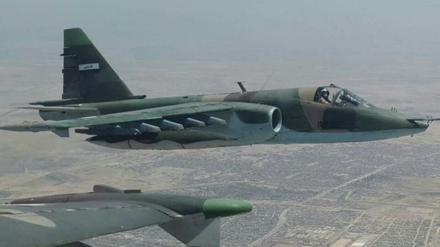 Irackie Su-25 w locie. Źródło: Wikimedia Commons.