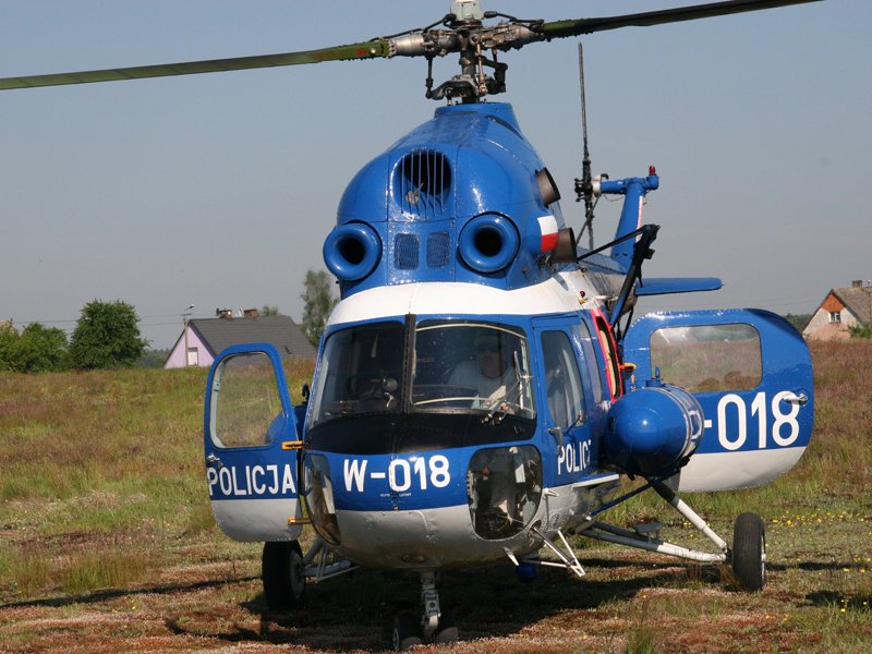 Policyjny Mi-2. / Źródło: policja.pl
