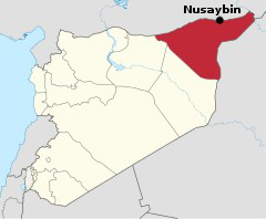 Syryjska muhafaza Al-Hasaka (na czerwono) i przejście graniczne Nusaybin. / Opracowanie własne na podst. Wikimedia Commons.