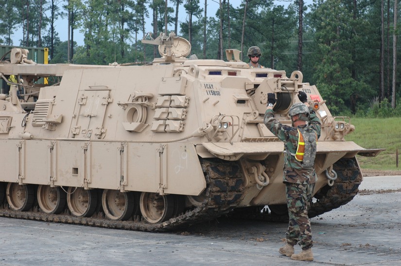 Ciężki wóz zabezpieczenia technicznego M88/A2 HERCULES, należący do US Army. / Wikimedia Commons (domena publiczna).