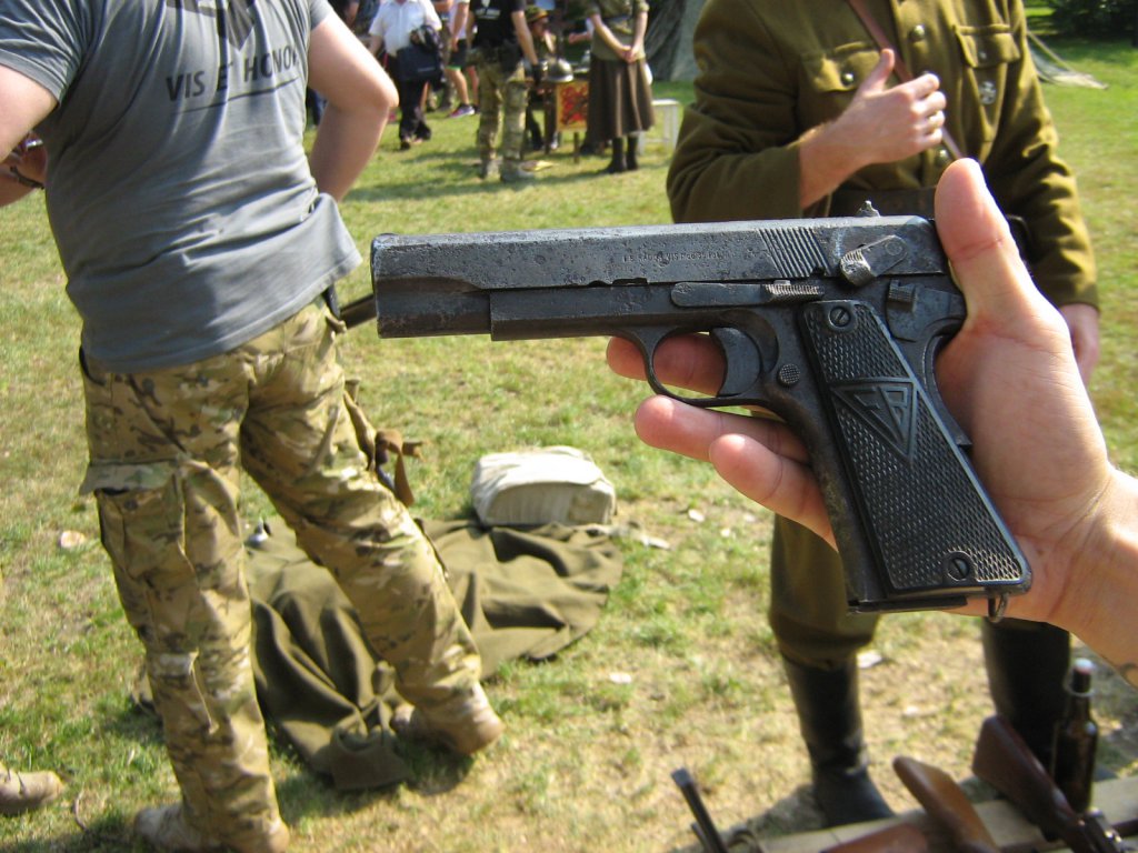 Legendarny "Vis" ? polski pistolet samopowtarzalny.