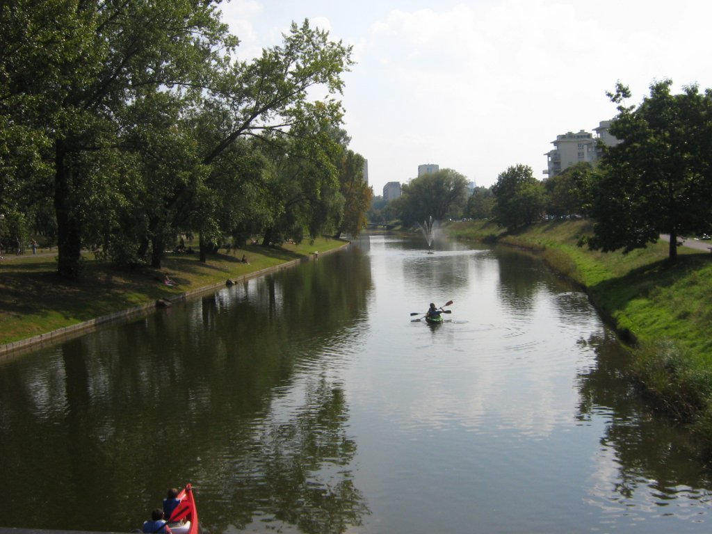 Park Kępa Potocka i widoczne na zdjęciu starorzecze Wisły.