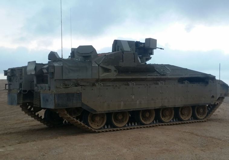 Ciężki bojowy wóz piechoty Namer z systemem obrony aktywnej Trophy. /Fot. Ministerstwo Obrony Izraela.