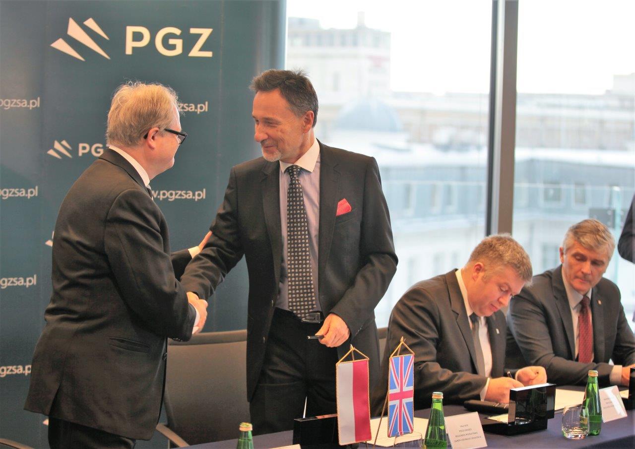 Prezes Zarządu PGZ S.A. Arkadiusz Siwko oraz Prezes Zarządu Rolls-Royce International Paul Kaye. /Fot. Polska Grupa Zbrojeniowa.