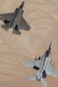 F-35C i F/A-18F /Fot. Matt Short | US Navy