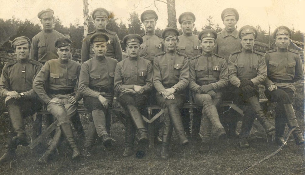 Żołnierze Legionu Puławskiego w 1915 r., fotografia z opracowania Henryka Bagińskiego ; Wojsko Polskie na wschodzie 1914 ? 1920 